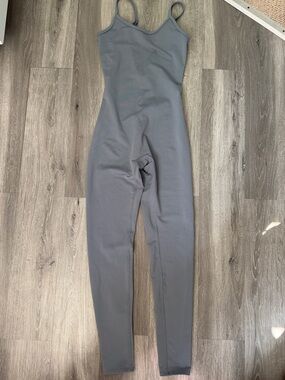 Alo Yoga Airbrush One and Done Onesie Grey Small